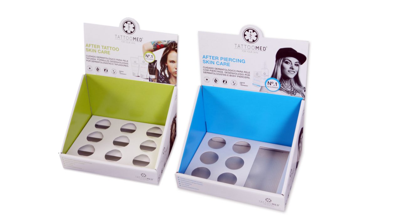 EXPOSITOR DE BALCÃO COM NICHOS PARA PRODUTOS DE COSMÉTICA - TATTOOMED
